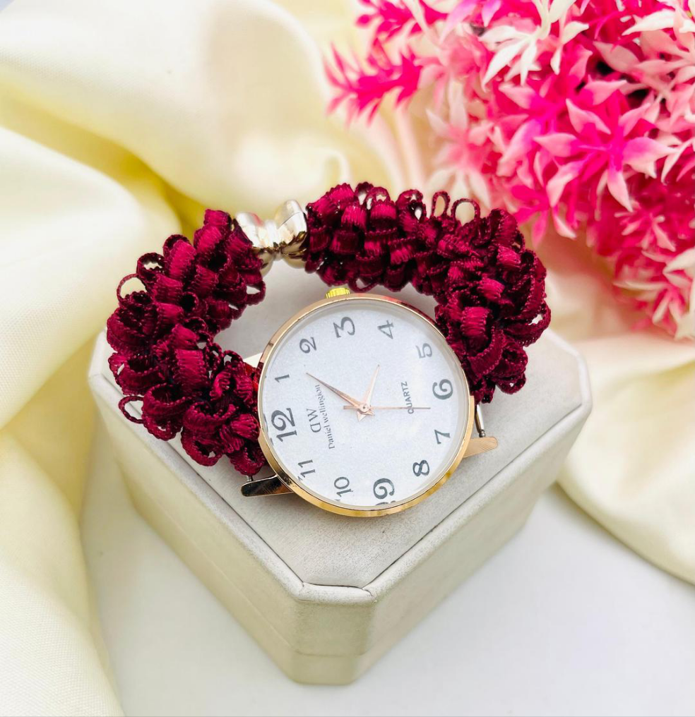 Stylish Women's Quartz Bracelet Watch - Water Resistant.